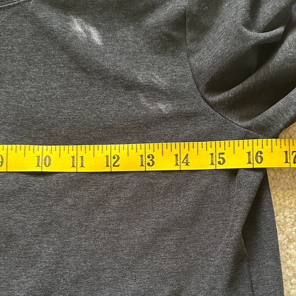 Aritzia TnAction Black Long Sleeve Tee Crewneck Women’s Small Basic Casual - Picture 5 of 6